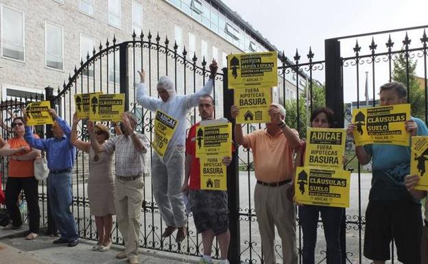 Imagen de archivo de una protesta contra las cláusulas de suelo 