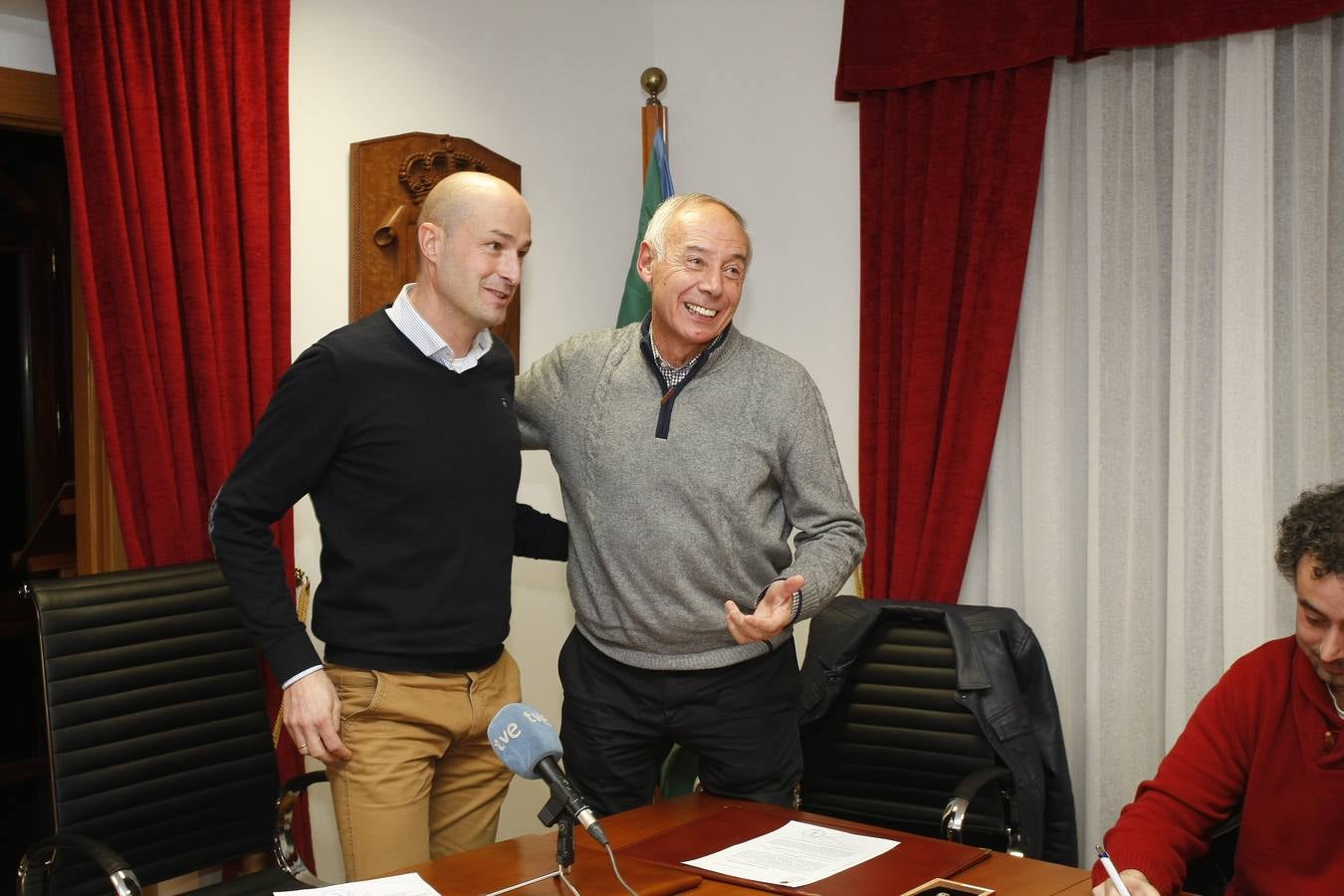 Imágenes del pleno con Rafael Lombilla y Óscar Villegas