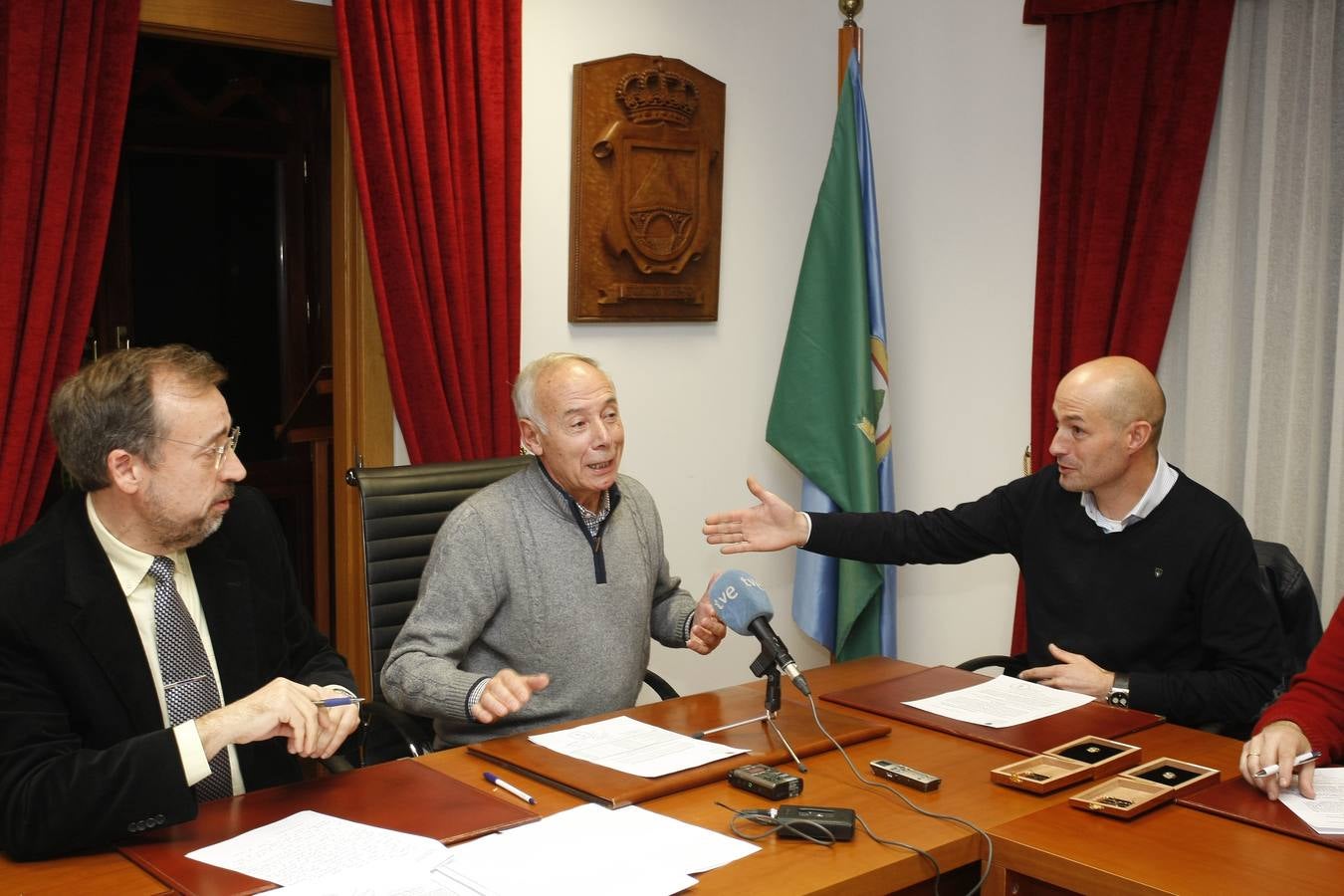 Imágenes del pleno con Rafael Lombilla y Óscar Villegas