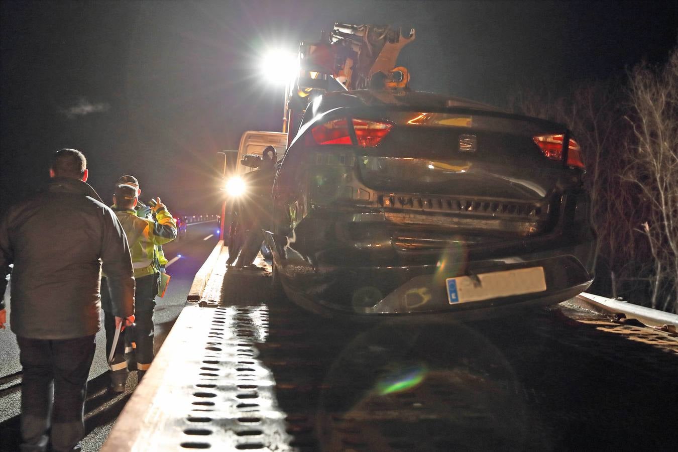 Tres personas han fallecido esta noche en Cantabria al colisionar frontalmente un vehículo que circulaba en dirección contraria con otro en la autovía A-8, a la altura de Caviedes,