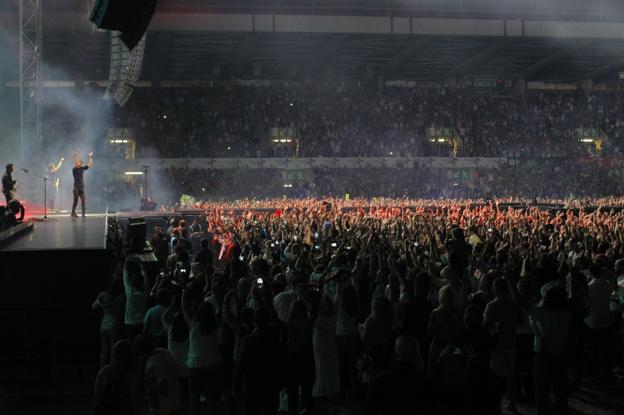 Imagen de la actuación de Enrique Iglesias en El Sardinero el verano pasado.