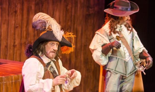 José Luis Gil protagoniza Cyrano de Bergerac, un montaje teatral dirigido por Alberto Castrillo-Ferrer.