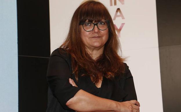 La directora Isabel Coixet posa en un evento. 