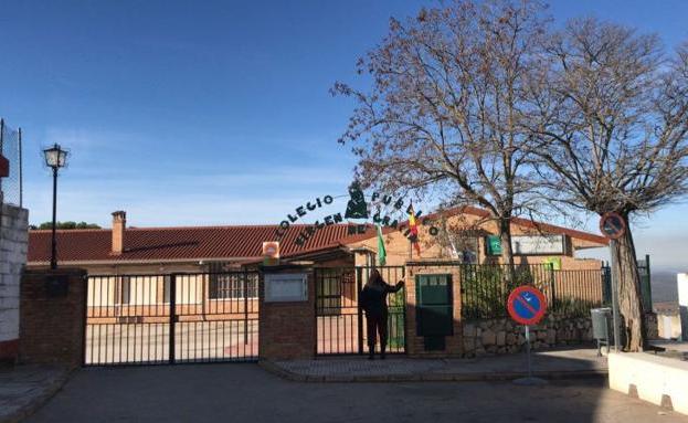 Colegio al que asistía el menor. 