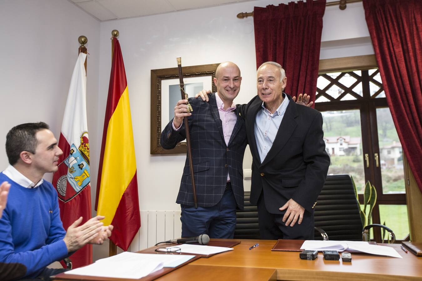 El regionalista Óscar Villegas ha sido elegido hoy por unanimidad nuevo alcalde de Puente Viesgo, después de la renuncia de su antecesor, Rafael Lombilla, primer edil de este municipio desde el año 1991.