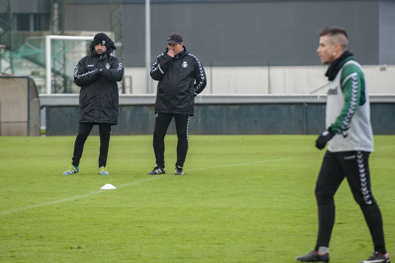 Entrenamiento del Racing para preparar el partido ante el Mirandés