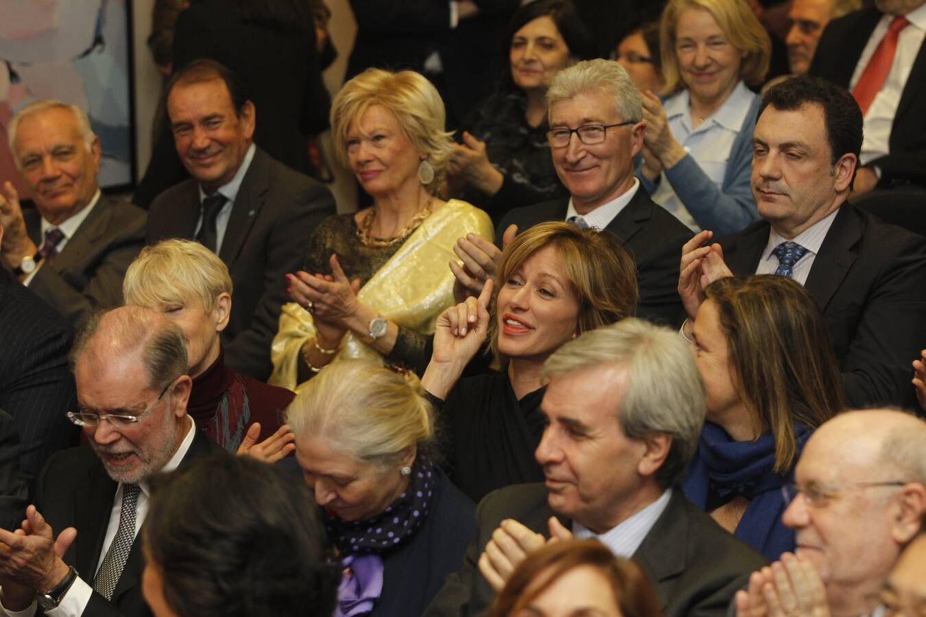 Ana Botín acapara el protagonismo en la recepción de Revilla en la Casa de Cantabria. En la cita, previa al día de la comunidad en Fitur, no estuvieron ni la vicepresidenta regional ni el ministro de Fomento