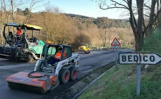 Obras en la carretera de Cartes a Mercadal