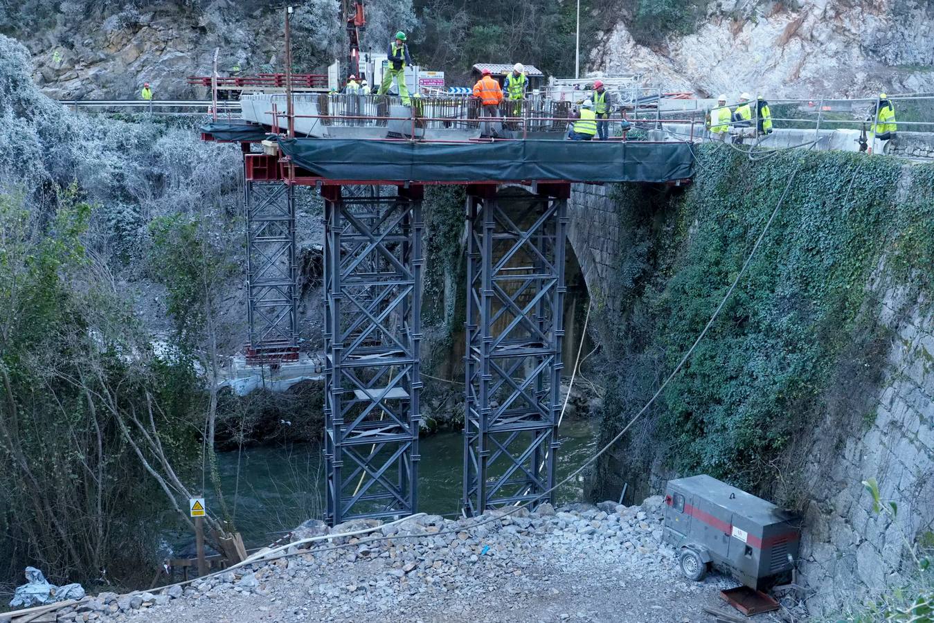 El puente de Lebeña toma forma