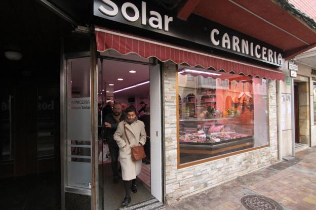 La mayoría de los comercios reinosanos abrieron ayer y cerrarán hoy, Día de San Sebastián. 