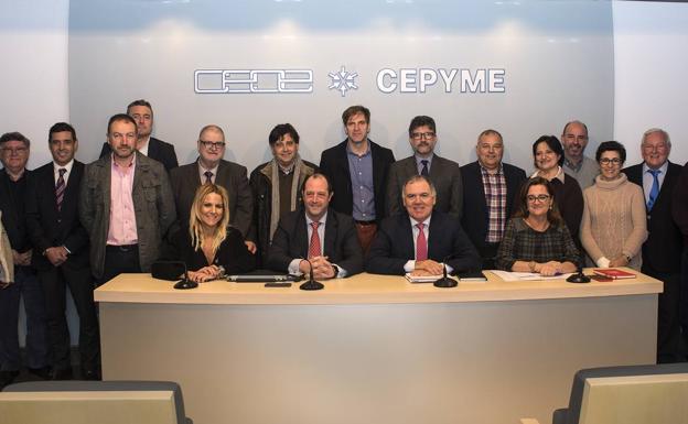 La CEOE cumple con el órdago al Gobierno y elaborará su Plan de Desarrollo para Cantabria