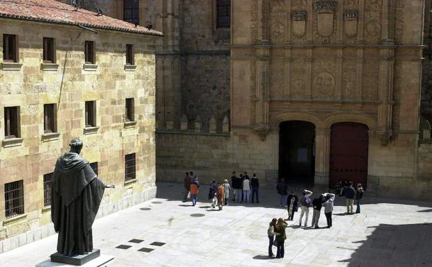 Fachada principal de la Universidad de Salamanca. 