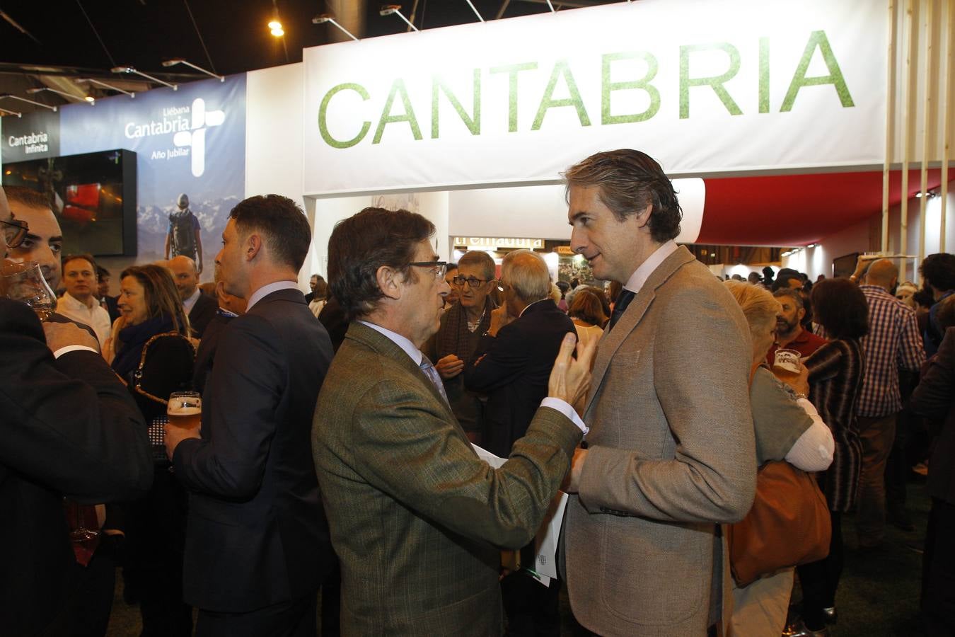 Fitur ha acogido hoy la celebración del día de Cantabria, con la asistencia de Revilla, varios consejeros y el ministro de Fomento, Íñigo de la Serna 