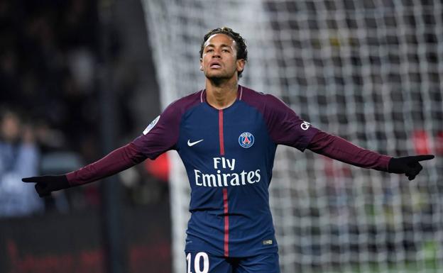 Neymar celebra un gol con el PSG. 