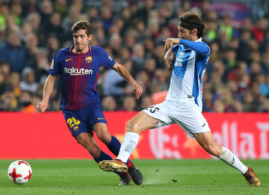 El Barcelona estará en las semifinales de la Copa del Rey tras vencer al Espanyol por 2-0 en el Camp Nou (2-1 global). Los azulgrana se adelantaron con Suárez y Messi puso la sentencia. El partido también estuvo marcado por la despedida a Javier Mascherano y el debut de Philippe Coutinho.