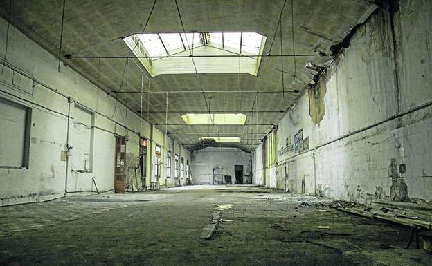 Interior de la nave de la antigua imprenta Martínez, espacio destinado a la ampliación del Museo de Arte 