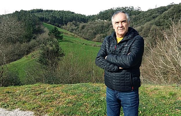 El concejal de Turismo, Eugenio Gómez, visita el área de Peñajorao. :: dm