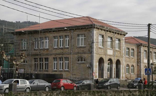 Colegio de Ampuero. 