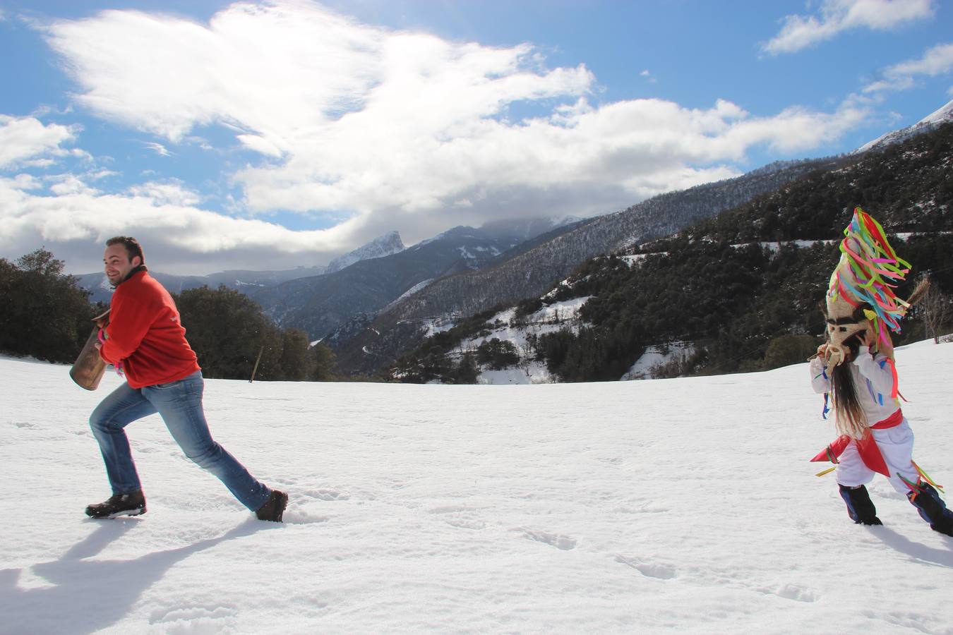 El carnaval de Piasca, bajo la nieve