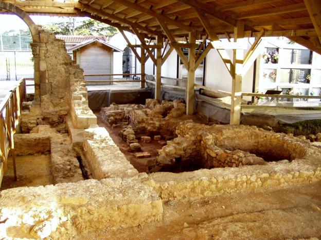 El yacimiento de la Mies de San Juan se encuentra en el cementerio de Maliaño. 