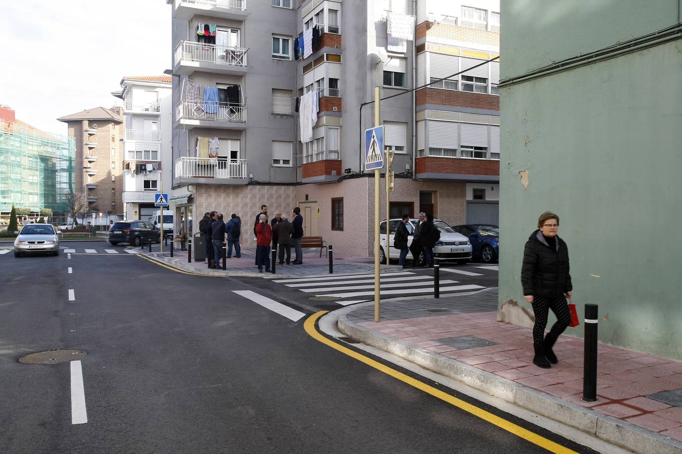 Los trabajos de renovación urbana han supuesto la sustitución de las redes eléctrica y de aguas, del alumbrado público, la renovación de las aceras y el asfaltado de los viales