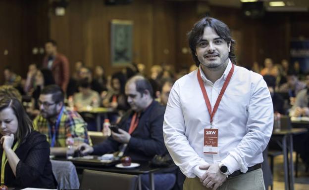 Ángel Martín, ayer, minutos antes de su ponencia. 