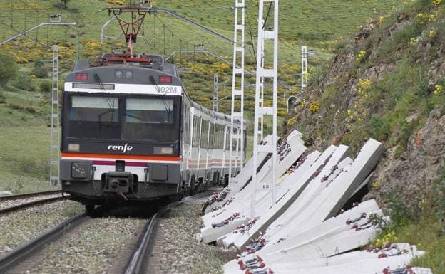 Las obras en la vía del tren entre Torrelavega y Renedo obligarán a realizar transbordos