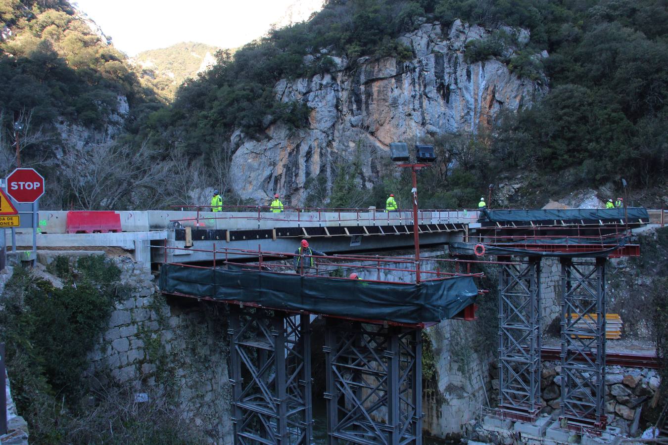 Fotos: Abierto al tráfico el nuevo puente de Lebeña