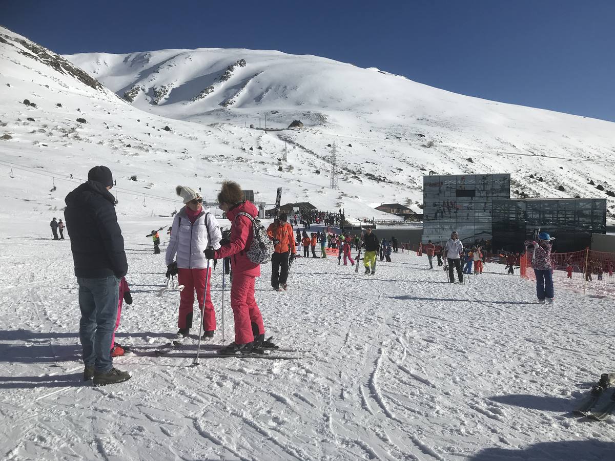 Este domingo han cumplido las expectativas. Alto Campoo vuelve a colgar el cartel de aforo completo