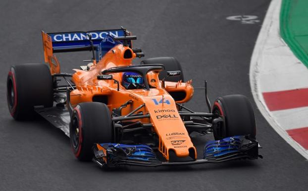 Fernando Alonso, rodando con su monoplaza. 