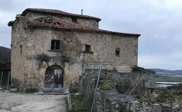 Limpias ordena al dueño de la casa-torre de Palacio que ejecute obras de mejora