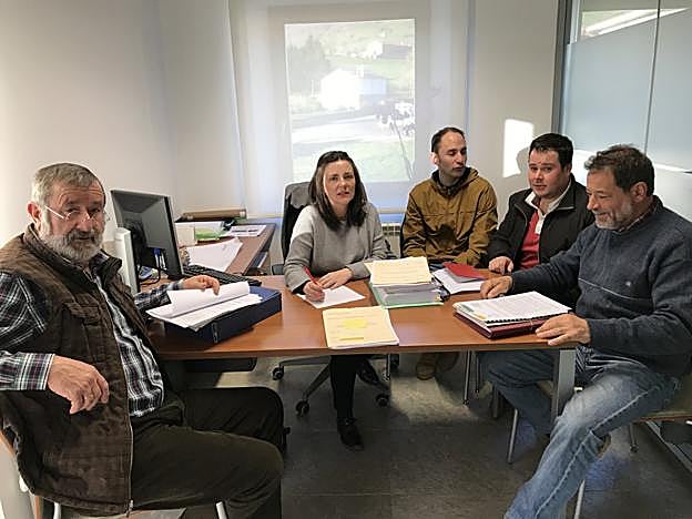 El actual equipo de Gobierno PRC-PSOE, con la alcaldesa Mónica Quevedo al frente del Consistorio. 