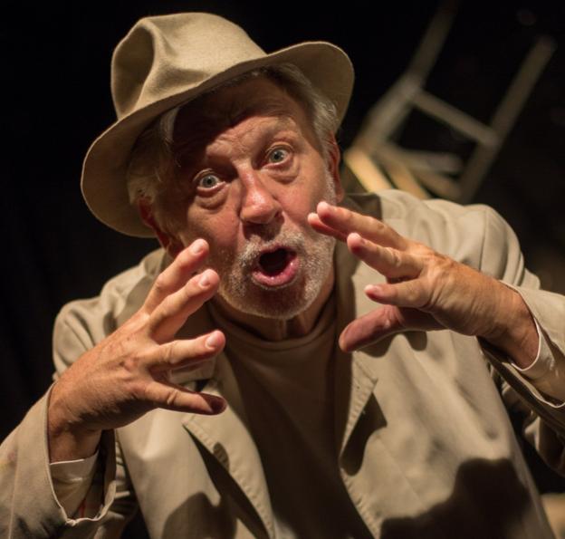 El actor Daniel Di Cocco protagoniza 'Odiseo Confinado'.