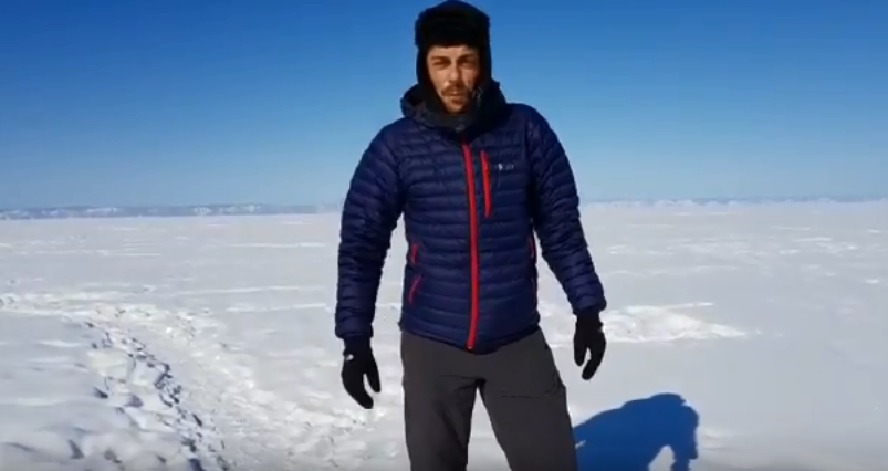 José Antonio Soto, en el Lago Baikal, el día antes de la prueba.