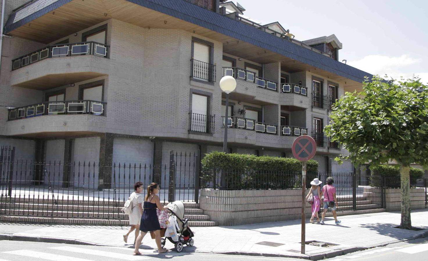 El juez multará otra vez a los ediles del PSOE de Laredo si el derribo del Edificio Tenis no empieza en dos meses