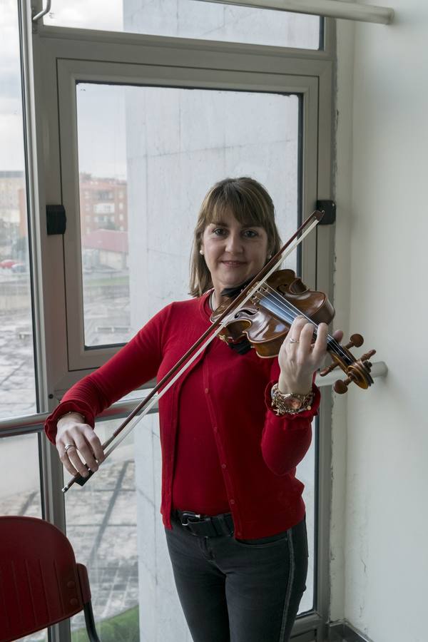 Paula Bolado Tirado. Profesora de Violín. «La mujer tiene la capacidad de emplear el tiempo en hacer muchísimas tareas».