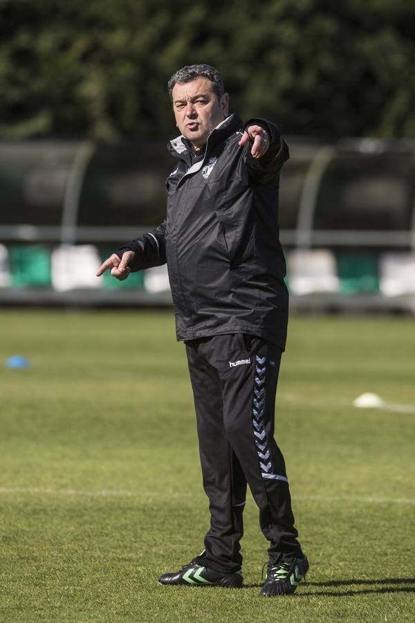 Fotos: Entrenamiento del Racing para preparar su visita a Barakaldo