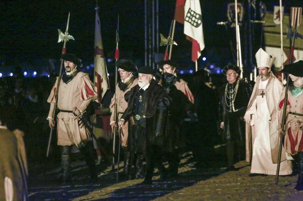 Imagen de la llegada de Carlos V a la playa Salvé el pasado año. :