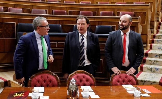 Pedro Hernando (PRC), Francisco Rodríguez (PP) y Víctor Casal (PSOE), hoy en el Congreso