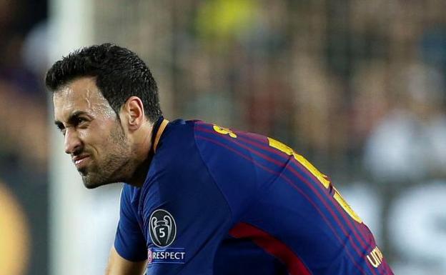 Sergio Busquets, tras lesionarse ante el Chelsea. 