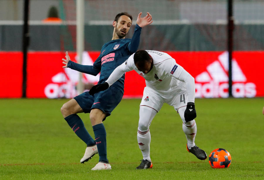 El Atlético golea al Lokomotiv en un partido que dejó la lesión de Filipe Luis y el estreno goleador de Torres en la Europa League como rojiblanco. Correa, Saúl y Griezmann, con una obra de arte, completaron el abultado resultado.