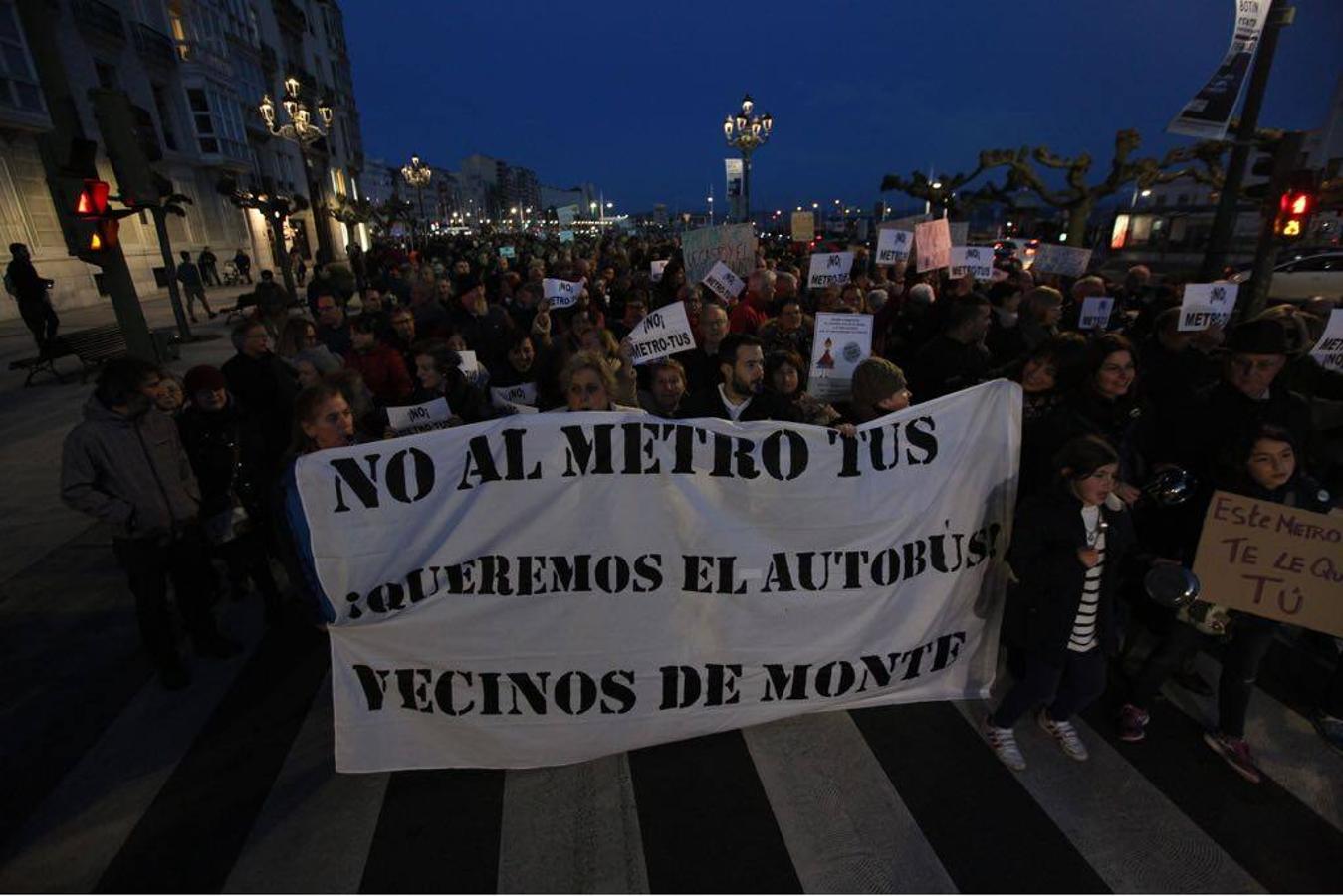 Fotos: Manifestación contra el MetroTUS