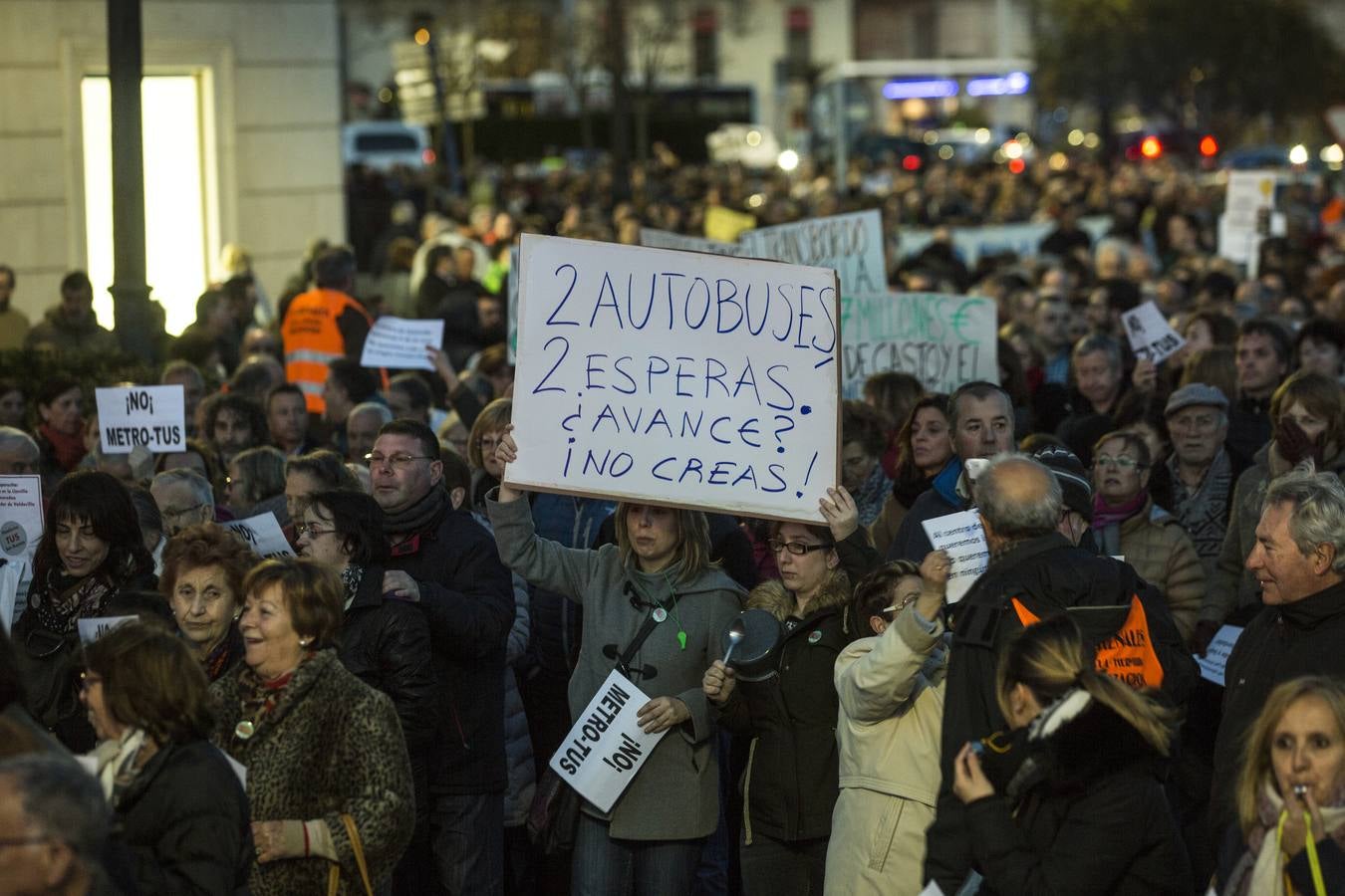 Fotos: Manifestación contra el MetroTUS