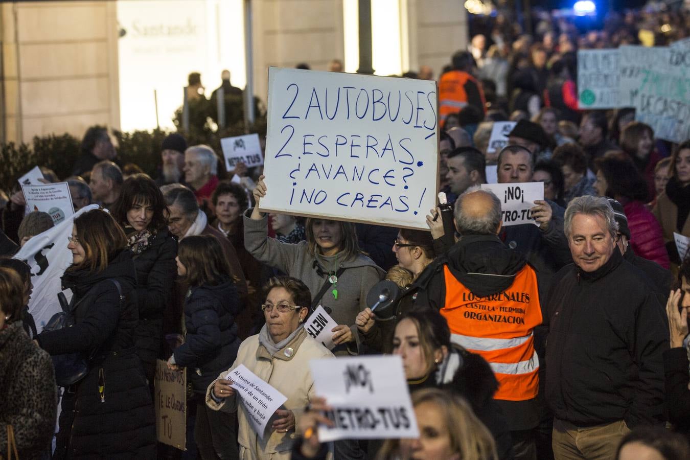 Fotos: Manifestación contra el MetroTUS