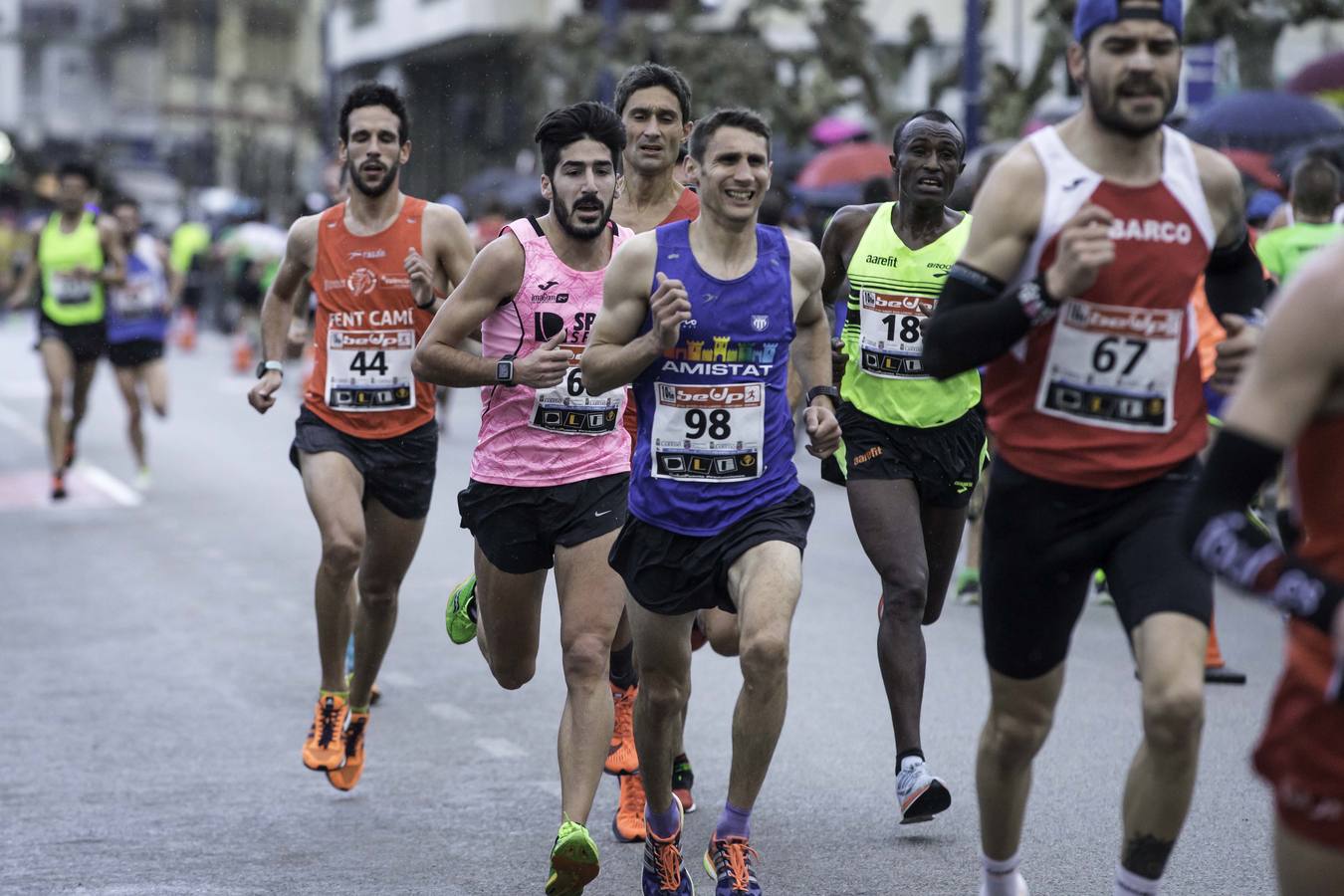 Fotos: Toni Abadía bate en Laredo el récord de España de 10 km en ruta