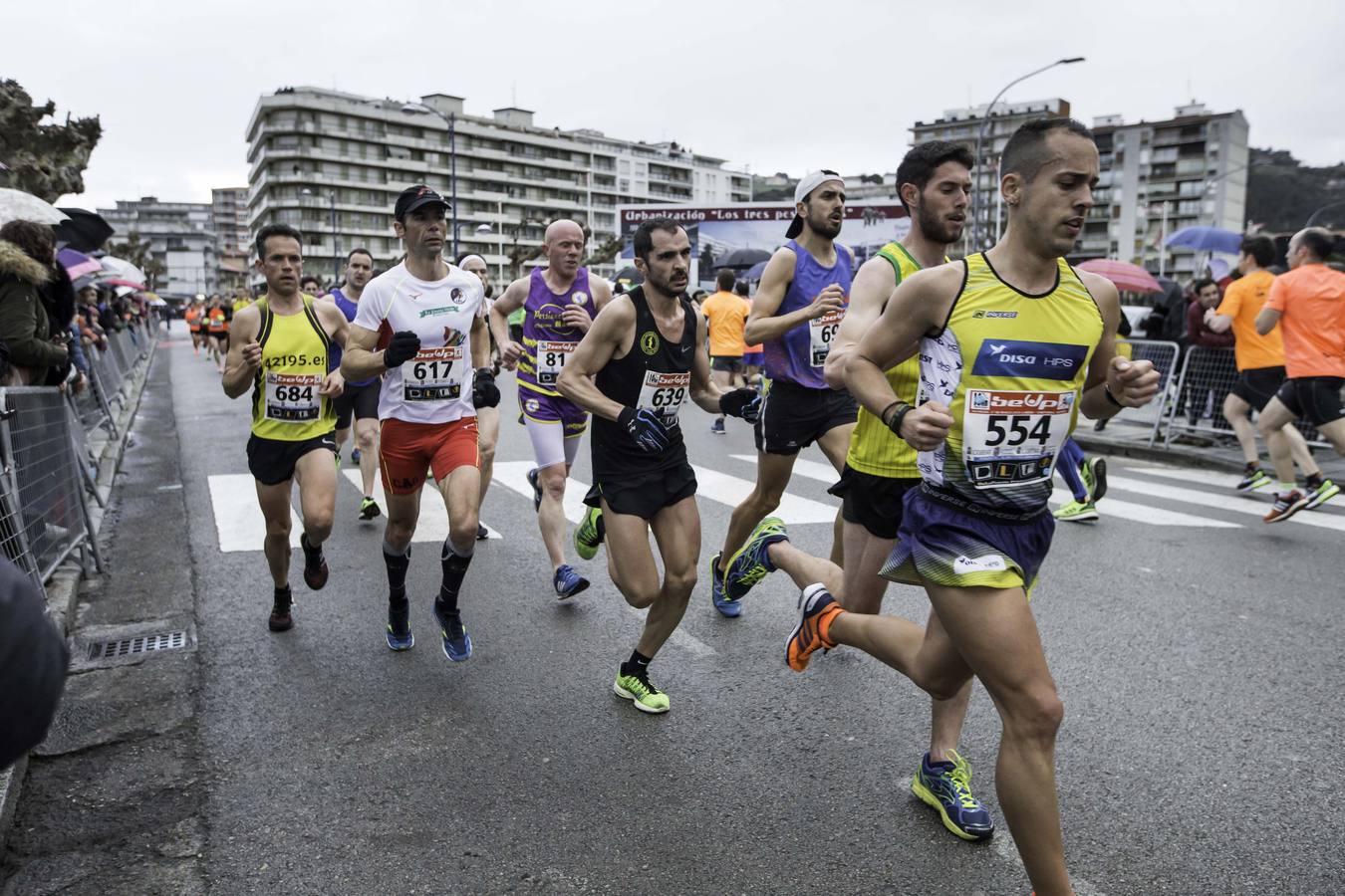 Fotos: Toni Abadía bate en Laredo el récord de España de 10 km en ruta