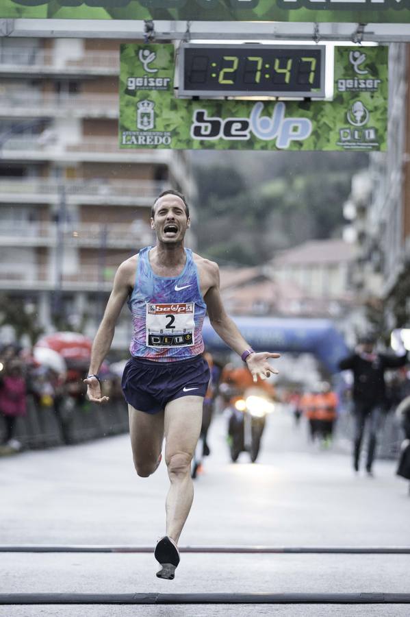 Fotos: Toni Abadía bate en Laredo el récord de España de 10 km en ruta