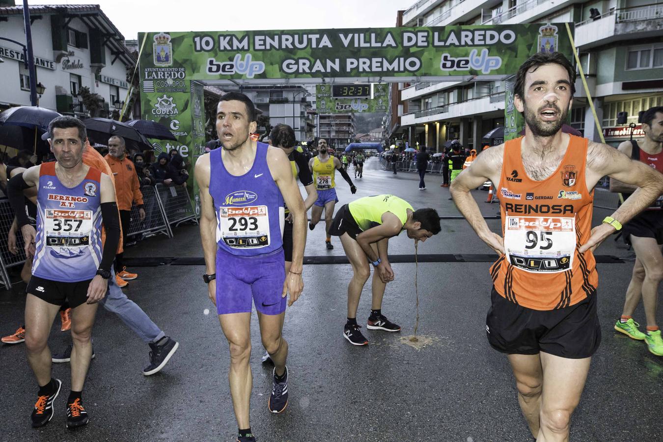 Fotos: Toni Abadía bate en Laredo el récord de España de 10 km en ruta