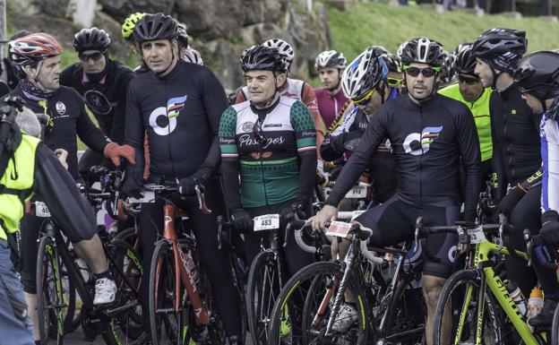 Miguel Indurain y Óscar Freire han sido los protagonistas en la salida en el velódromo torrelaveguense.