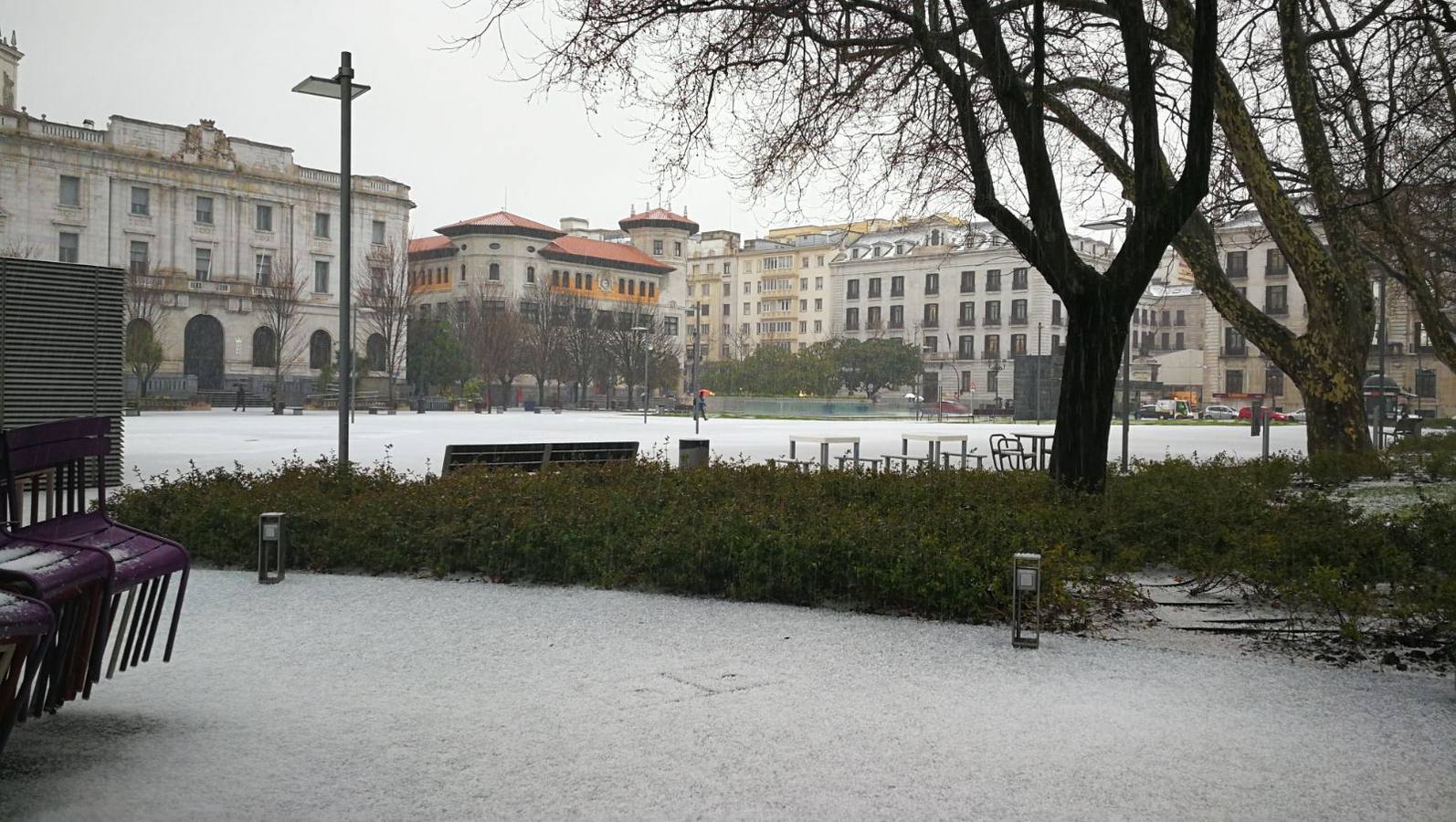 Fotos: El granizo cubre de blanco Santander